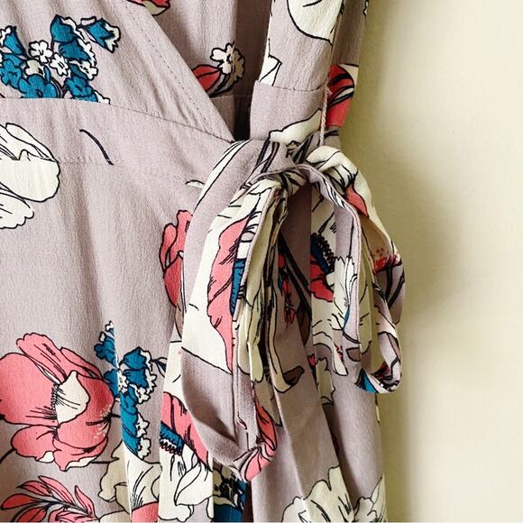 ASTR The Label | Mini Wrap Dress Floral Print V-neck Summer Purple Medium - Picture 5 of 9